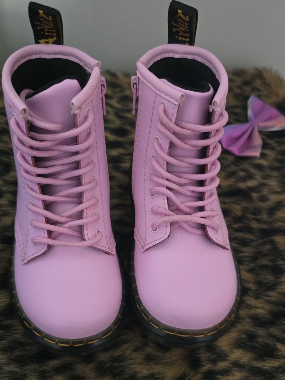 TODDLER DR. MARTEN PINK BOOTS - Picture 2 of 5